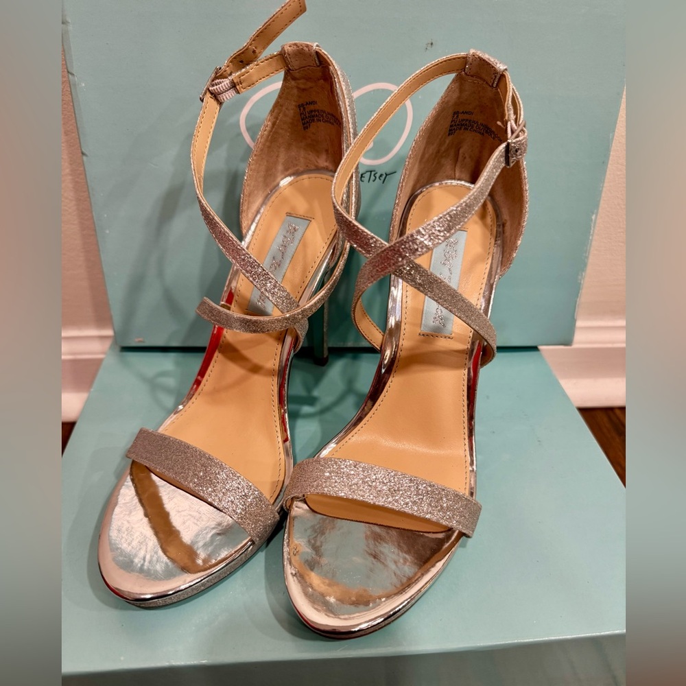 NIB Y2K Betsy Johnson Andi Silver Strappy Glitter Platform Stiletto Heels 7.5